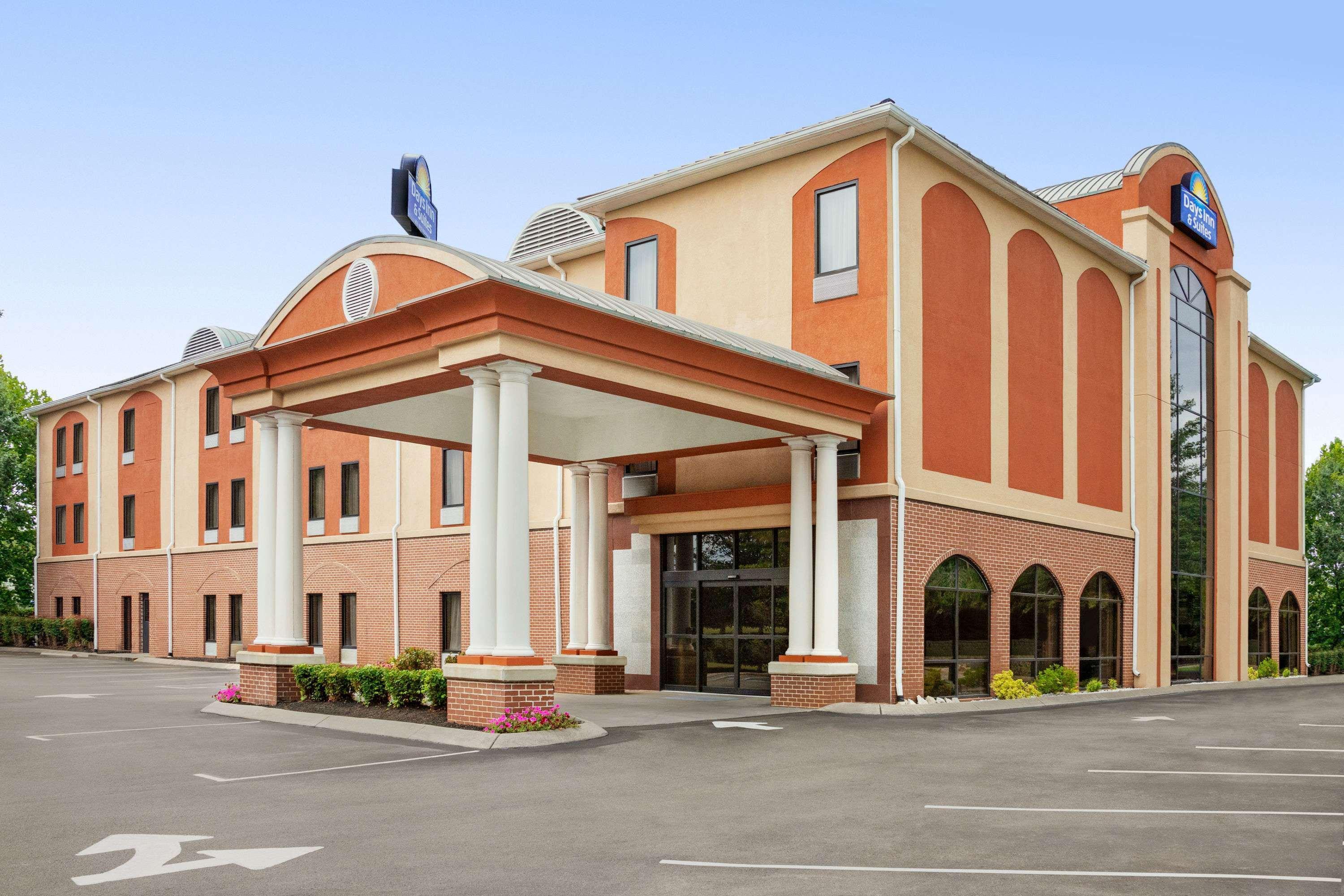 Days Inn & Suites By Wyndham מורפריסבורו מראה חיצוני תמונה