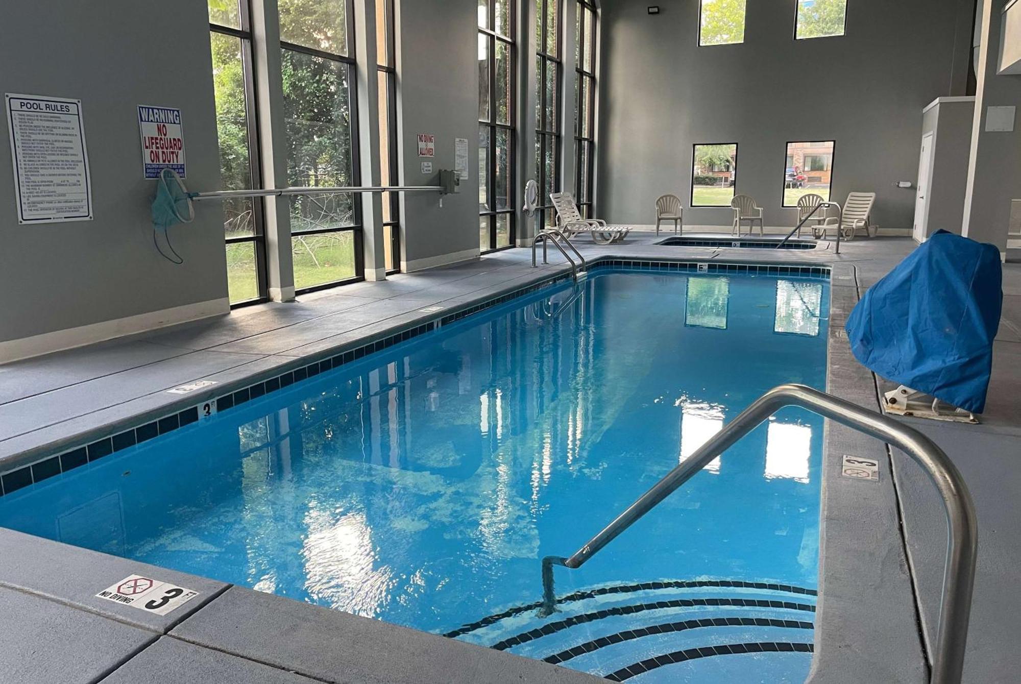 Days Inn & Suites By Wyndham מורפריסבורו מראה חיצוני תמונה