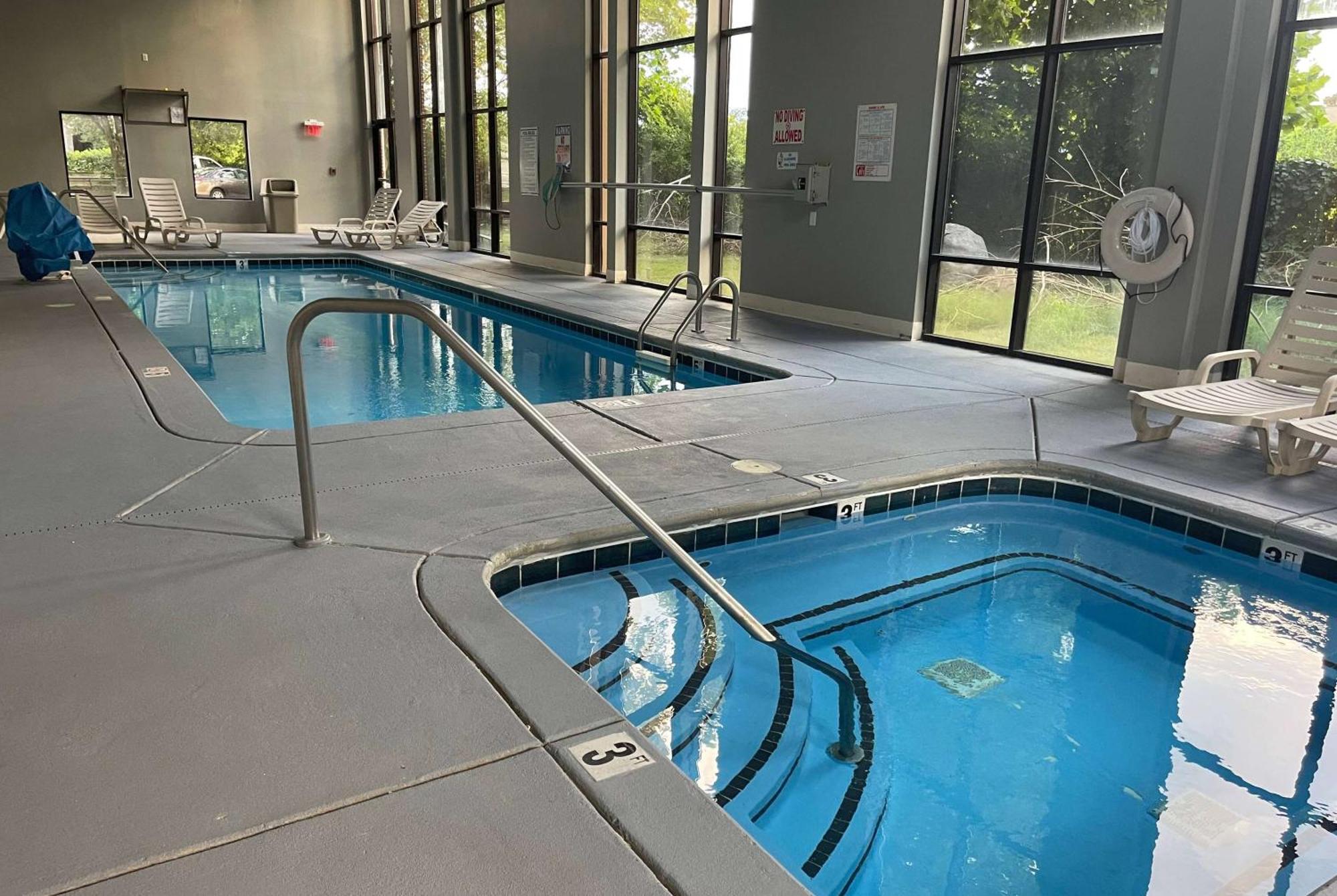 Days Inn & Suites By Wyndham מורפריסבורו מראה חיצוני תמונה