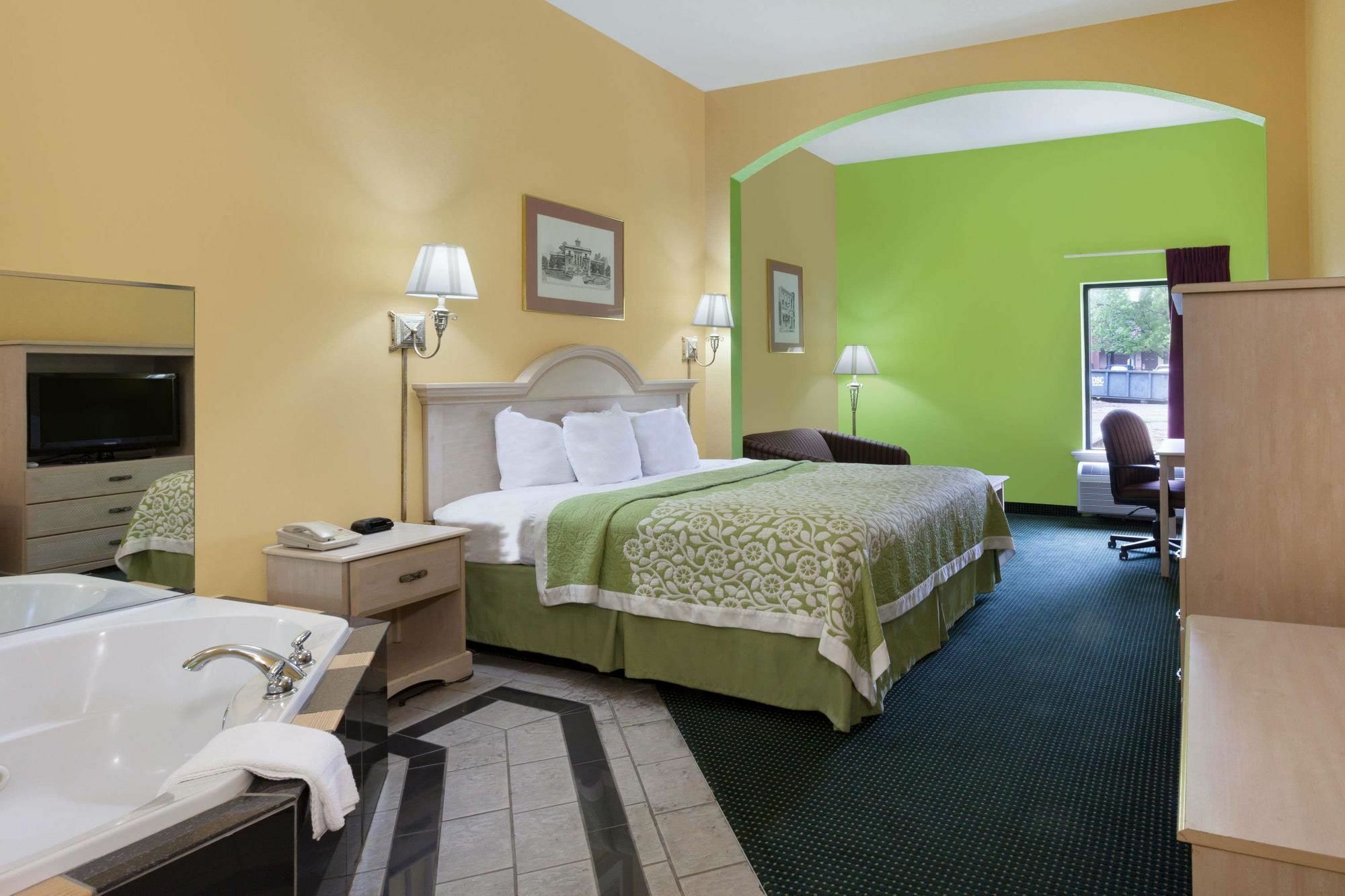 Days Inn & Suites By Wyndham מורפריסבורו מראה חיצוני תמונה